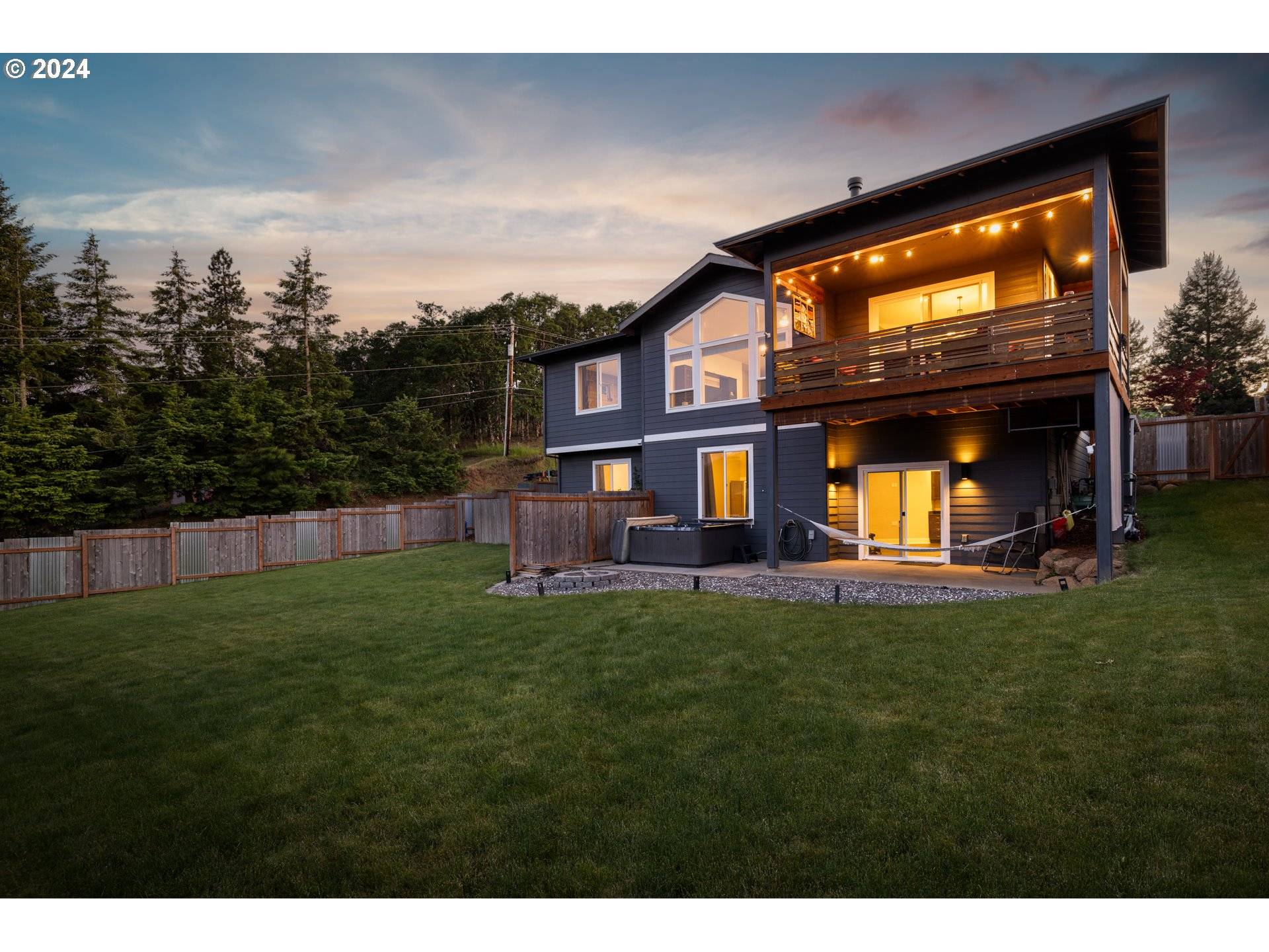 White Salmon, WA 98672,1005 Champion LN