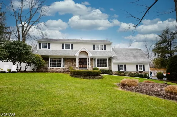 676 High Mountain Rd, Franklin Lakes Boro, NJ 07417