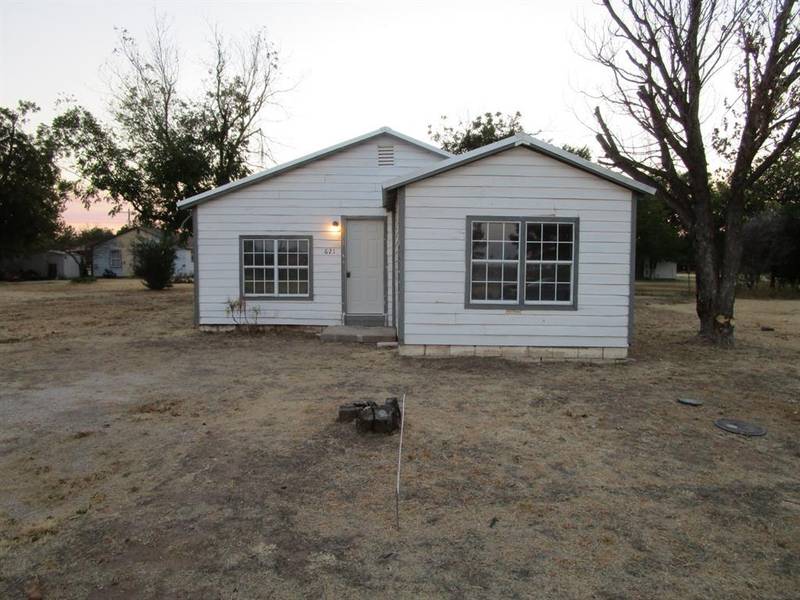 621 N Birch Avenue, Munday, TX 76371