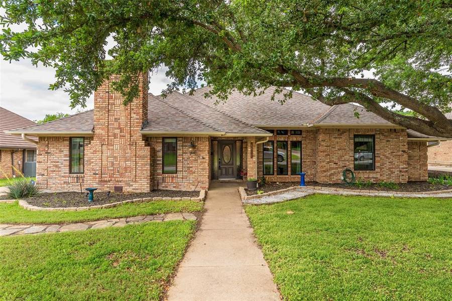 6607 Parkside Court, Arlington, TX 76016