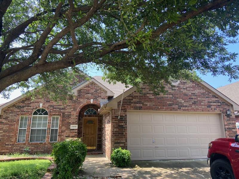 4406 Shadow Oak Drive, Corinth, TX 76208