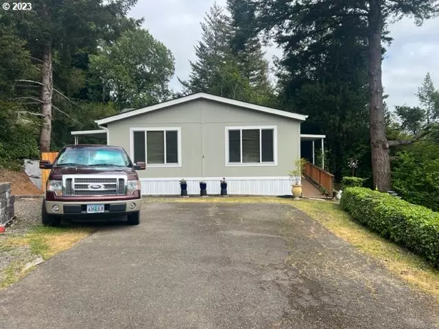 1050 N CEDAR POINT RD #C-9, Coquille, OR 97423