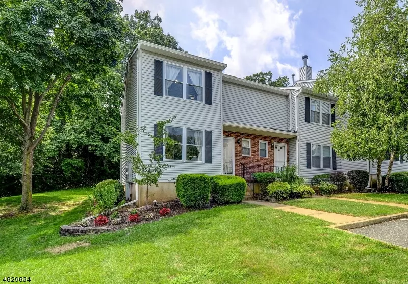 32 DOGWOOD CT #32, Jamesburg Boro, NJ 08831