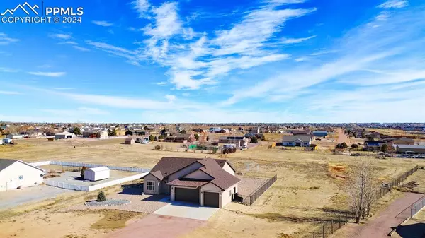 Pueblo, CO 81007,702 Calaveras DR