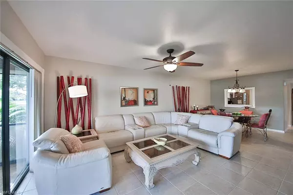 1802 Kings Lake BLVD 2-101, Naples, FL 34112