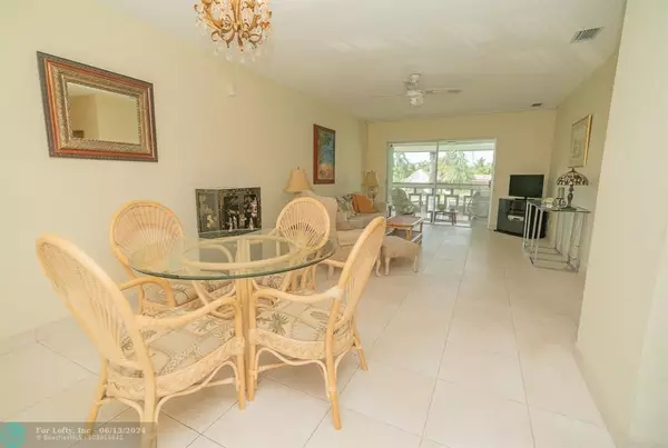 Pompano Beach, FL 33060,800 Pine Dr  #18