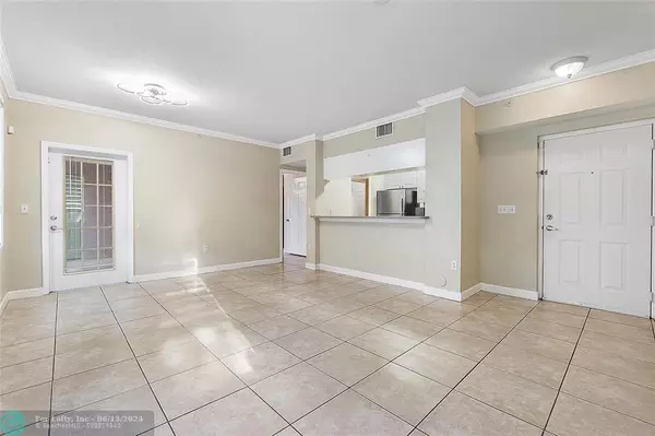 Coral Springs, FL 33067,6844 W Sample Rd  #6844