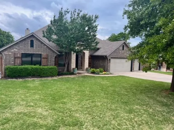 Edmond, OK 73025,7392 Ashley Trail