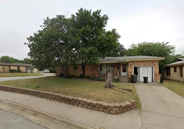 1001 Brown Trail, Bedford, TX 76022