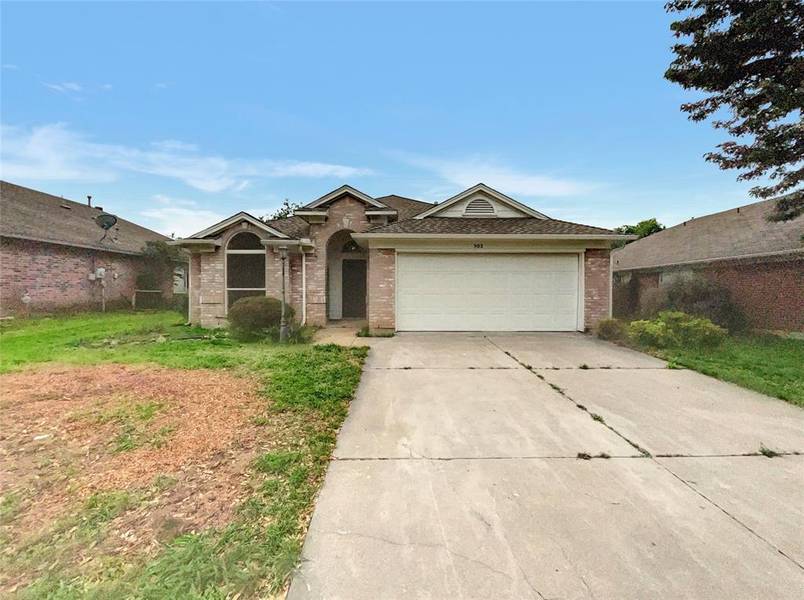 902 Santa Fe Drive, Saginaw, TX 76131