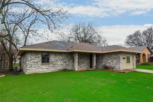 1810 S Clay Street, Kaufman, TX 75142