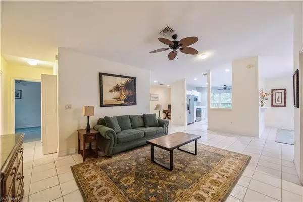 Naples, FL 34110,400 Diamond CIR 402