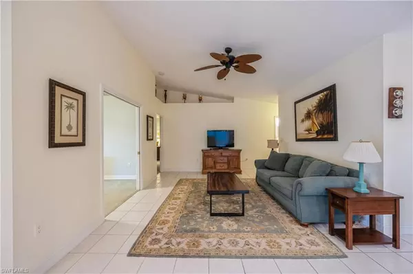 Naples, FL 34110,400 Diamond CIR 402