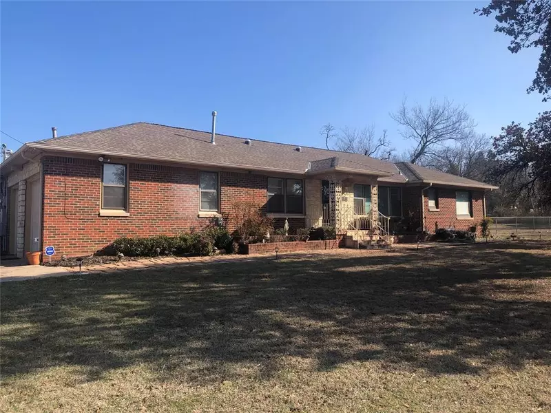 7 Oakwood Drive, Forest Park, OK 73121