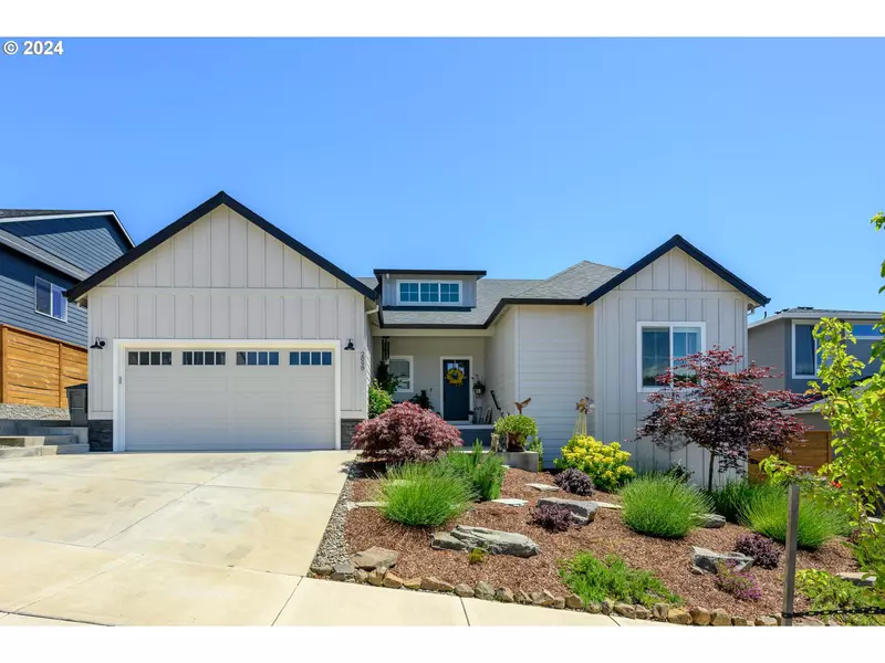 2898 NW MT ASHLAND LN, Mc Minnville, OR 97128