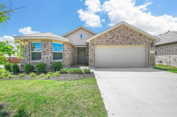 1001 Loomis Trail,  Justin,  TX 76247