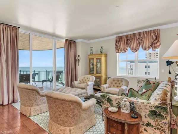 Marco Island, FL 34145,930 Cape Marco DR 906