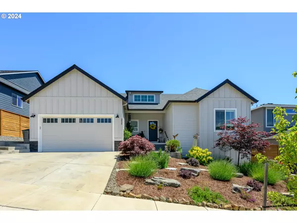 2898 NW MT ASHLAND LN, Mc Minnville, OR 97128