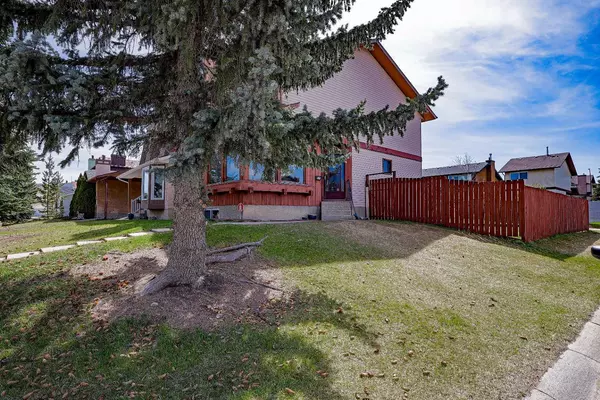 Calgary, AB T3K 2C2,123 Macewan Glen Close NW