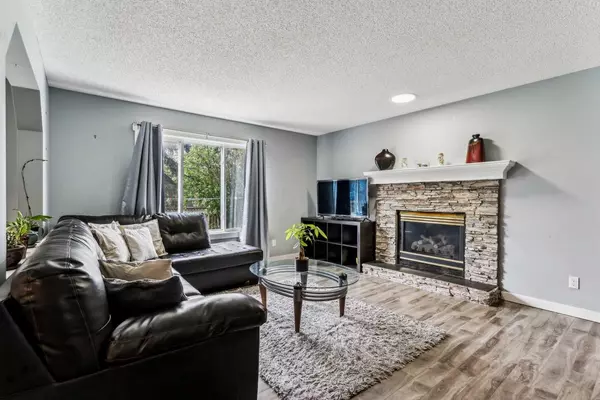 Calgary, AB T2A7N7,33 Applecrest CRES SE