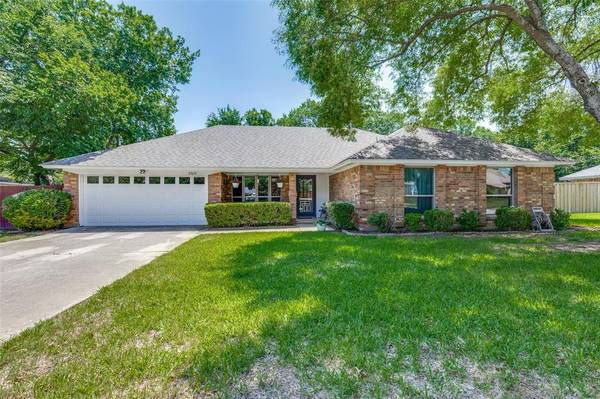 3709 Woodside Drive, Arlington, TX 76016