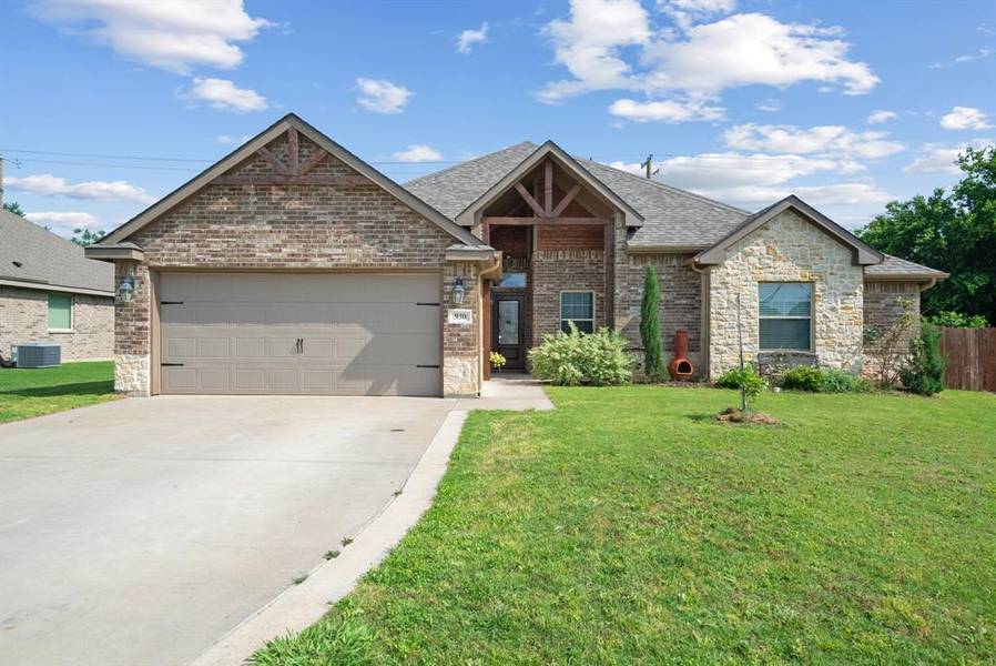 930 Elk Ridge Drive, Stephenville, TX 76401