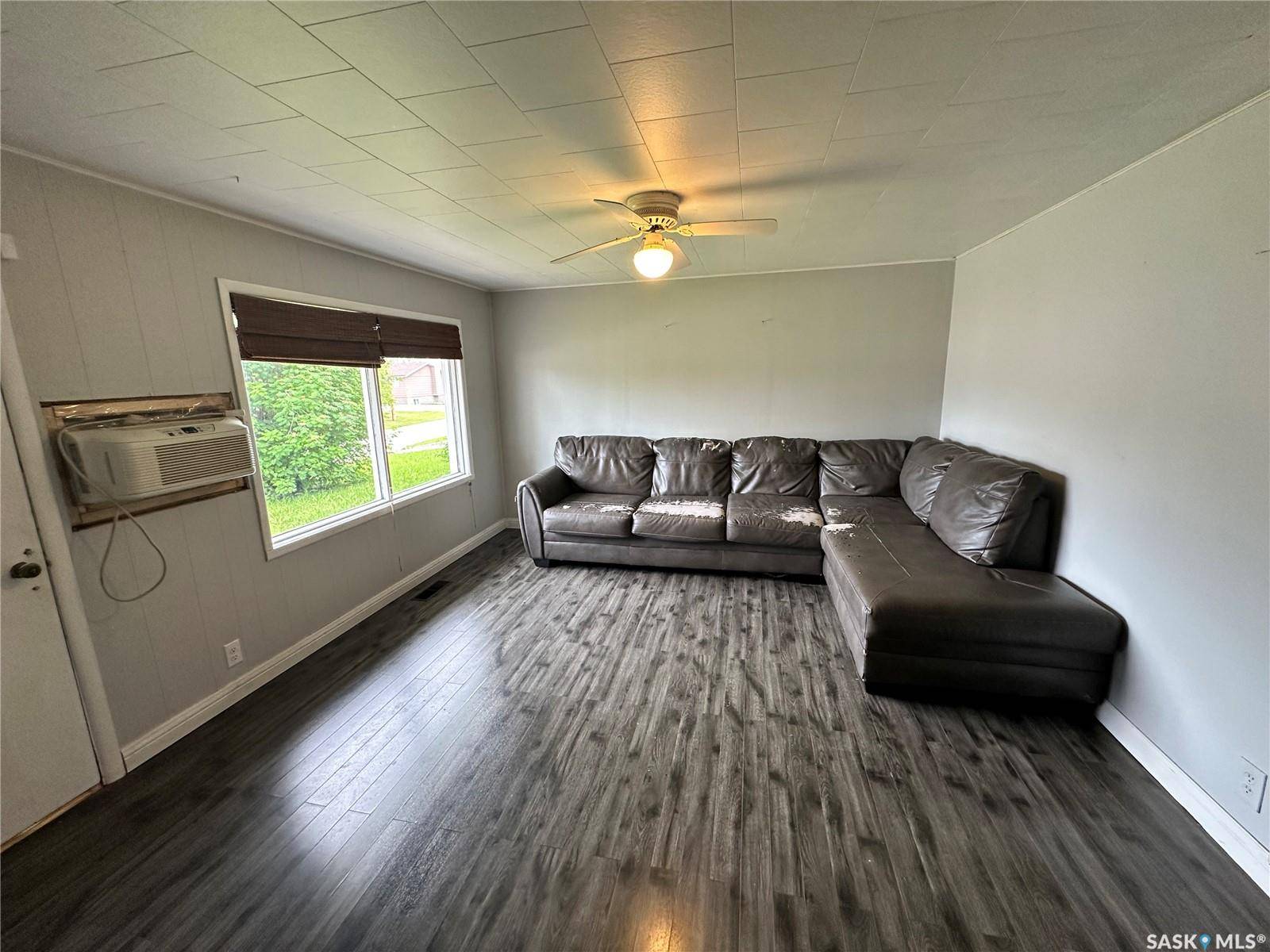 Redvers, SK S0C 2H0,9 Wauchope STREET
