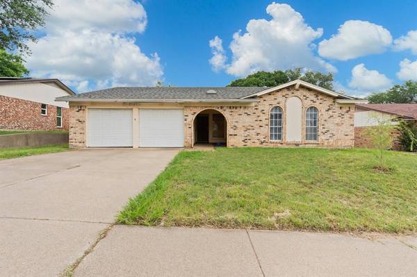 607 E Williamsburg Manor, Arlington, TX 76014