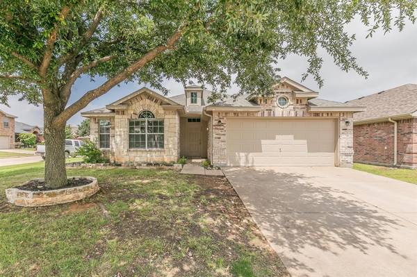 1116 Rosedale Springs Lane, Fort Worth, TX 76134