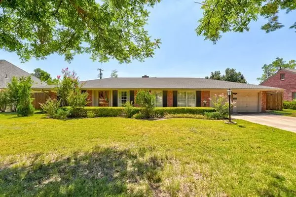 Nichols Hills, OK 73120,1608 Drakestone Avenue