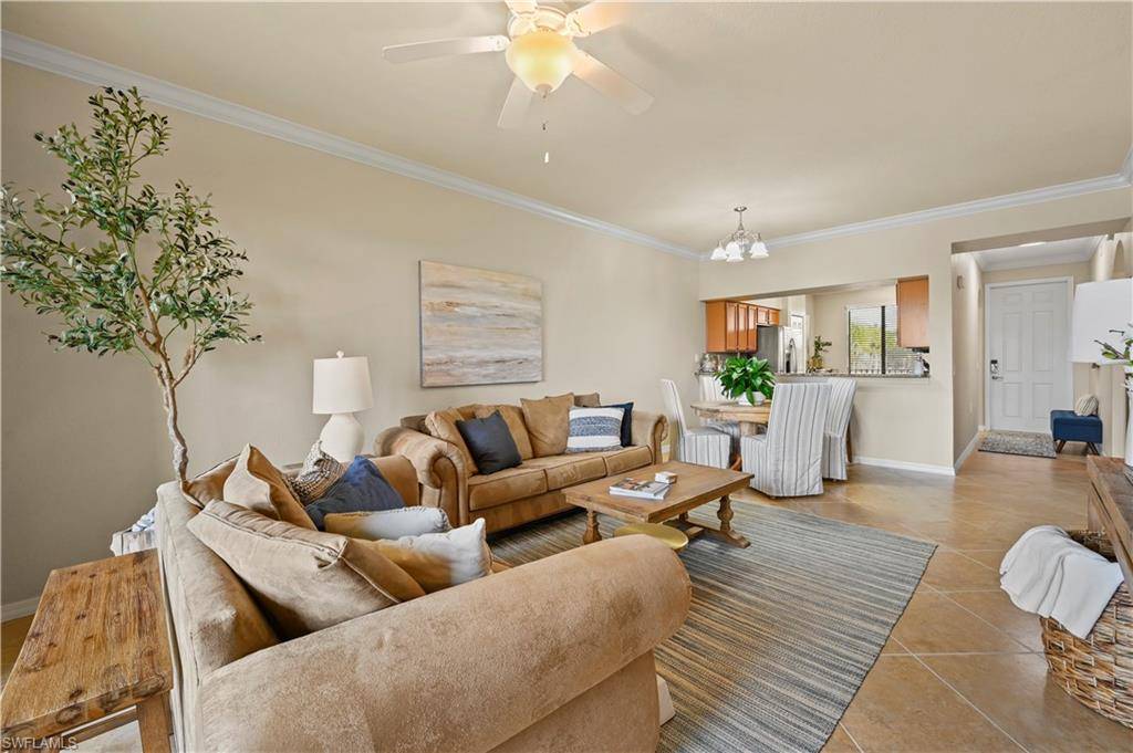 9719 Acqua CT 225, Naples, FL 34113