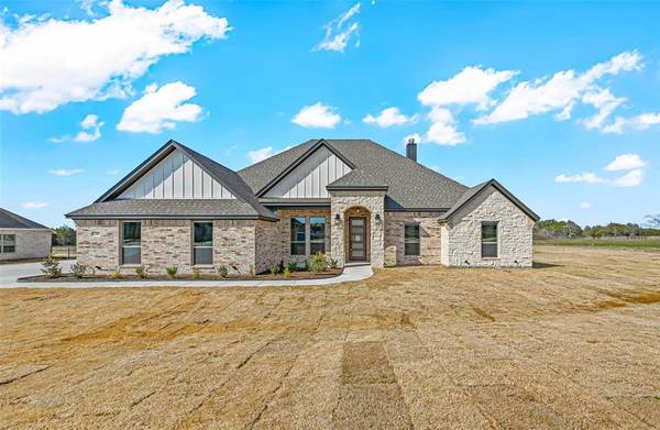 1308 Green Ridge Road, Weatherford, TX 76085