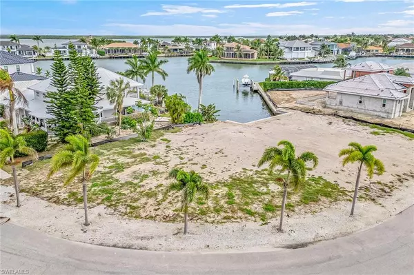 Marco Island, FL 34145,711 Fairlawn CT