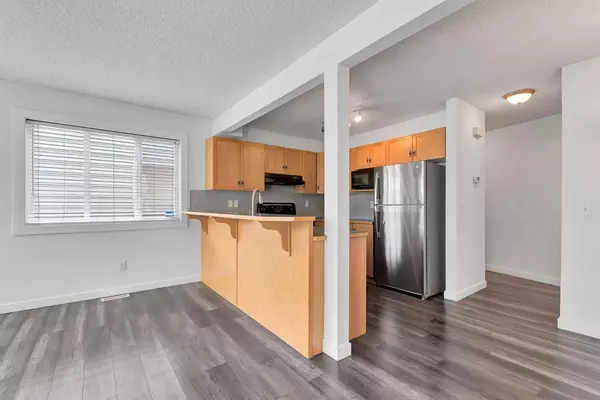 Calgary, AB T3k5X2,317 Country Village CPE NE