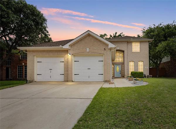 516 Briaroaks Drive, Lake Dallas, TX 75065