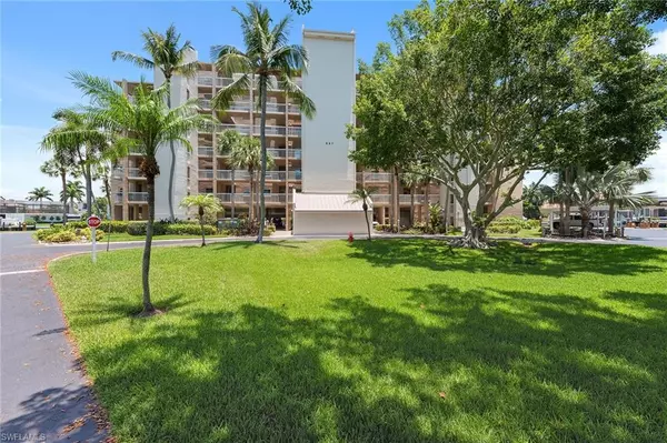 Marco Island, FL 34145,897 Collier CT 204