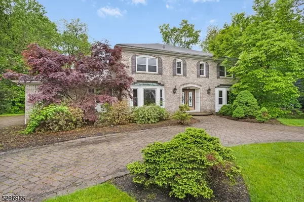 22 1St St, Florham Park Boro, NJ 07932