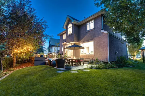 Calgary, AB T3B 5V1,153 Valley Creek PL NW