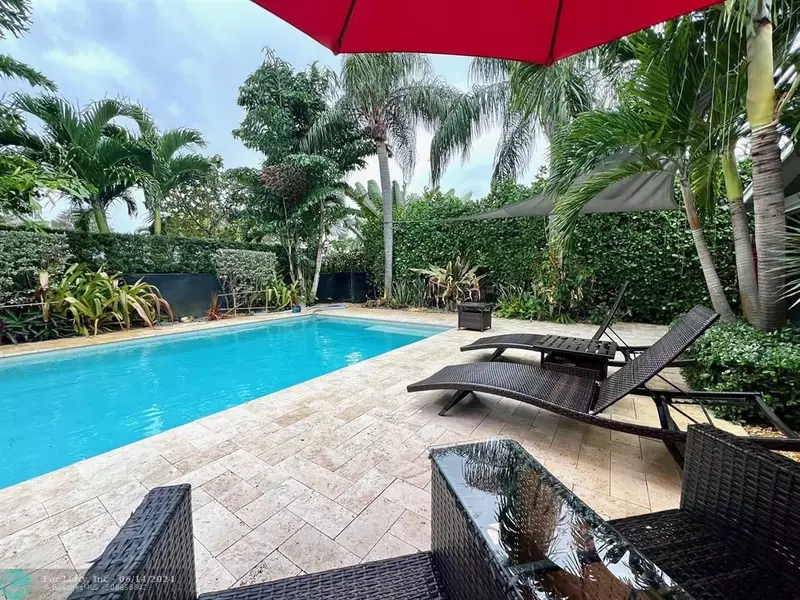 525 NE 27th Dr, Wilton Manors, FL 33334