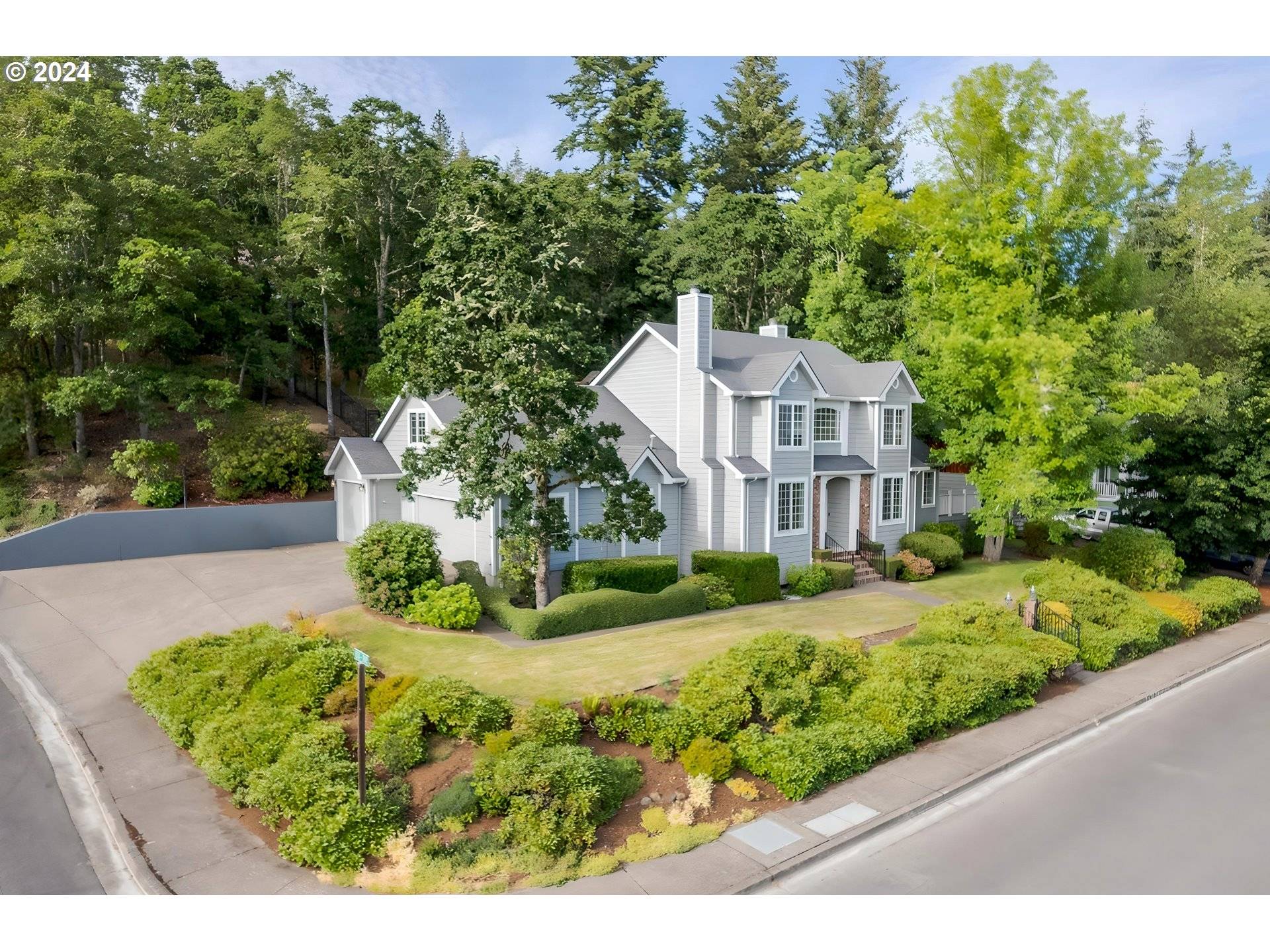 Eugene, OR 97405,123 W 52ND AVE