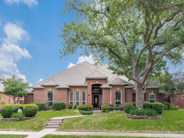 5208 Englenook Court,  Plano,  TX 75023