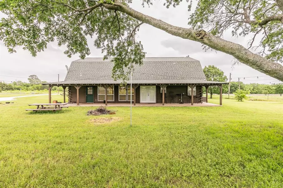 1302 Hitchings Road, Ponder, TX 76259