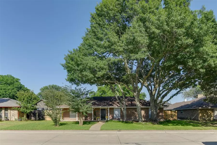 105 Chieftain Drive, Waxahachie, TX 75165