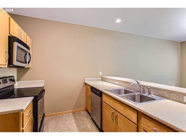 1125 NW 9TH AVE #209, Portland, OR 97209