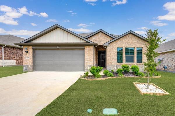 6304 Dry Gulch Trail,  Fort Worth,  TX 76179