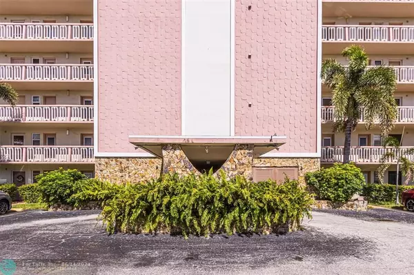 Hallandale Beach, FL 33009,901 NE 14th Ave  #203