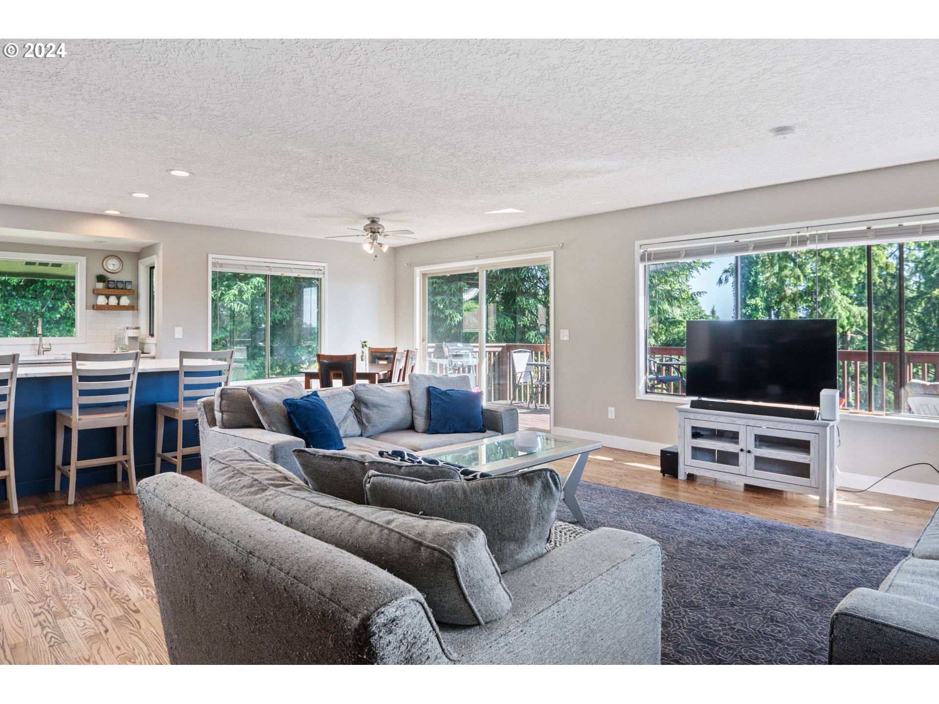 Longview, WA 98632,102 MONTVALE WAY