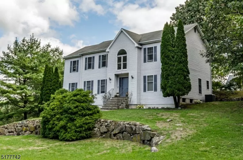 41 Upper High Crest Dr, West Milford Twp., NJ 07480