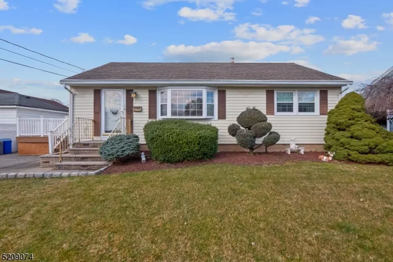 31 Martin Pl, Saddle Brook Twp., NJ 07663