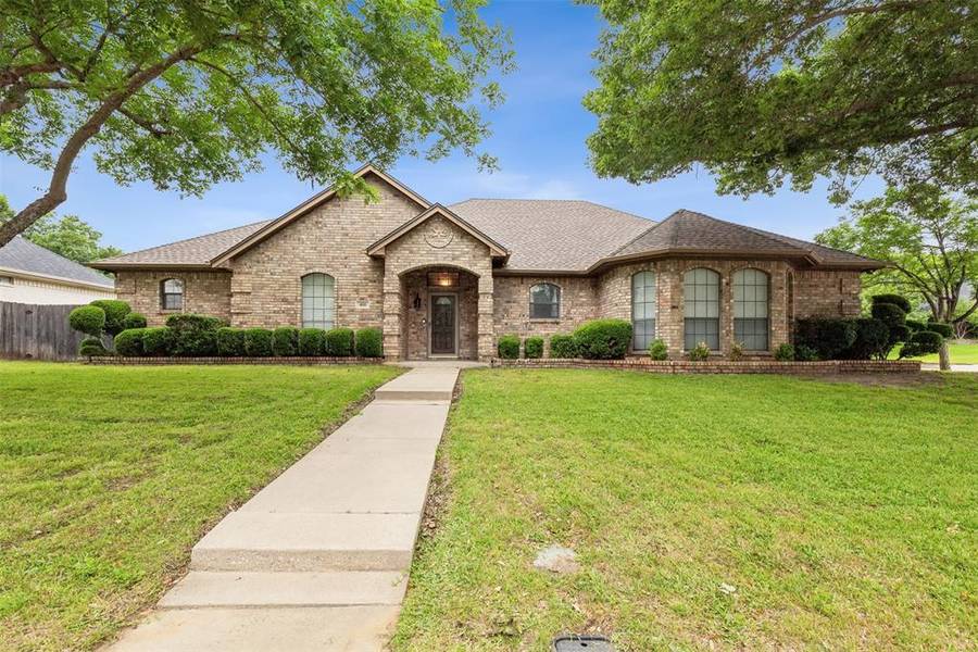 400 Shelby Drive, Burleson, TX 76028